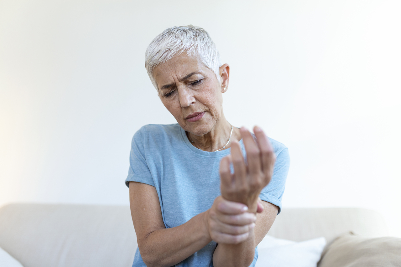 Decoding Osteopenia vs. Osteoporosis: A Medicare Guide